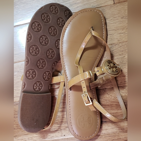 Tori Burch Ali Thong Sandal - Picture 2 of 7